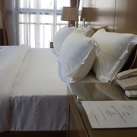Edmond Hotel Brazzaville Bagian luar foto