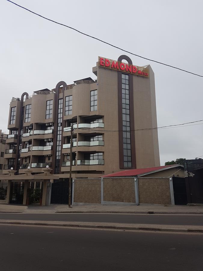 Edmond Hotel Brazzaville Bagian luar foto
