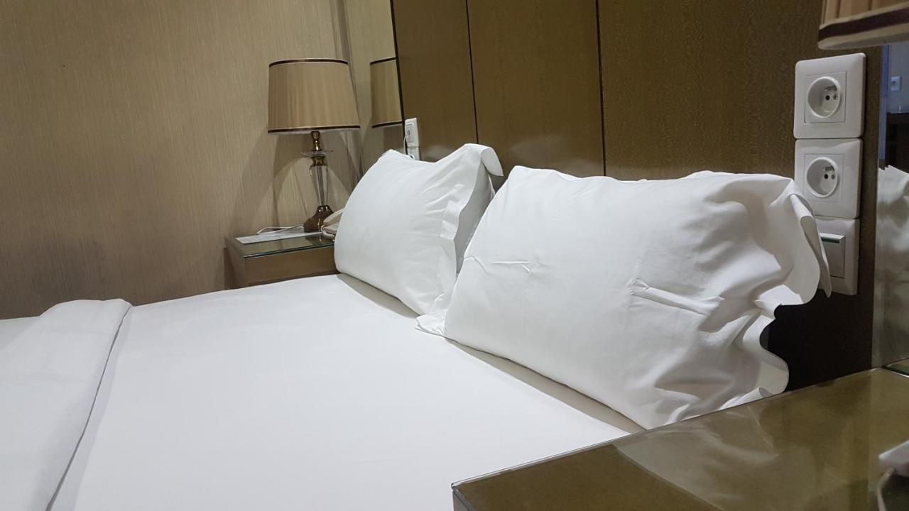 Edmond Hotel Brazzaville Bagian luar foto
