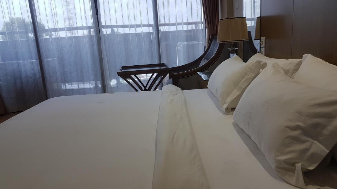 Edmond Hotel Brazzaville Bagian luar foto