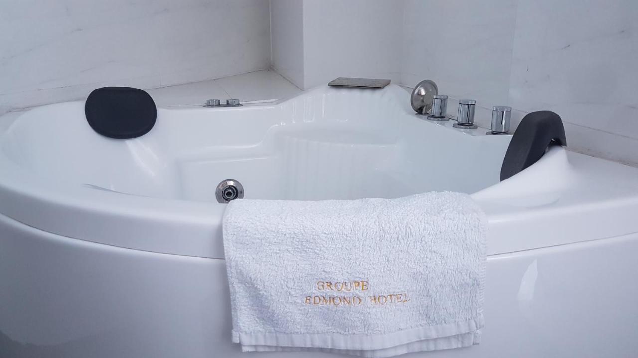Edmond Hotel Brazzaville Bagian luar foto