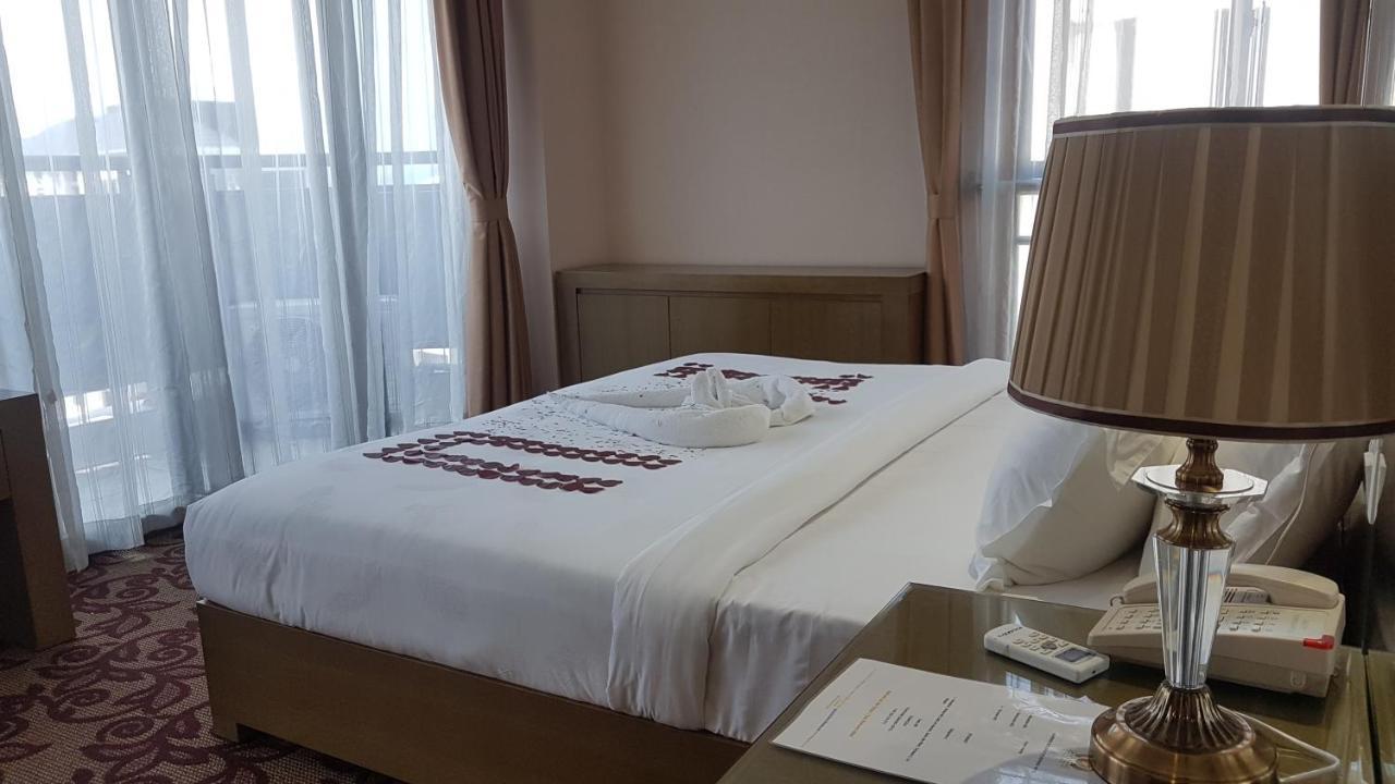 Edmond Hotel Brazzaville Bagian luar foto