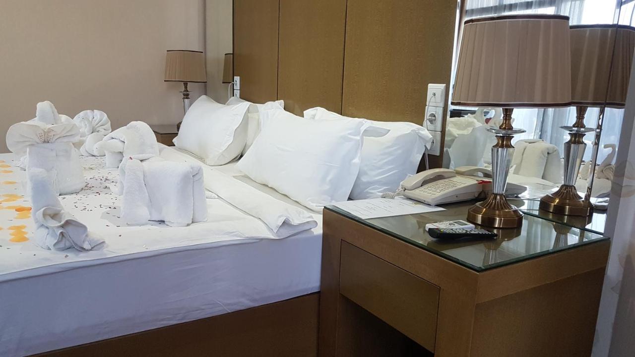 Edmond Hotel Brazzaville Bagian luar foto