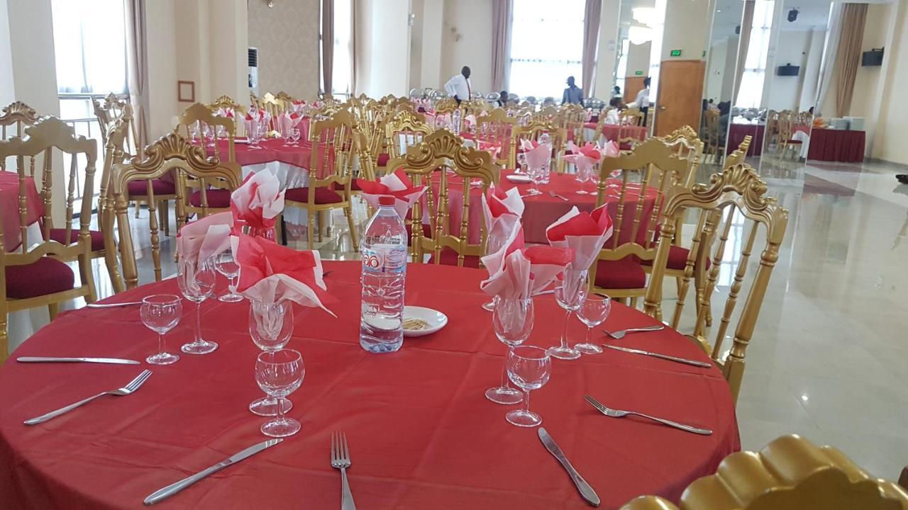 Edmond Hotel Brazzaville Bagian luar foto